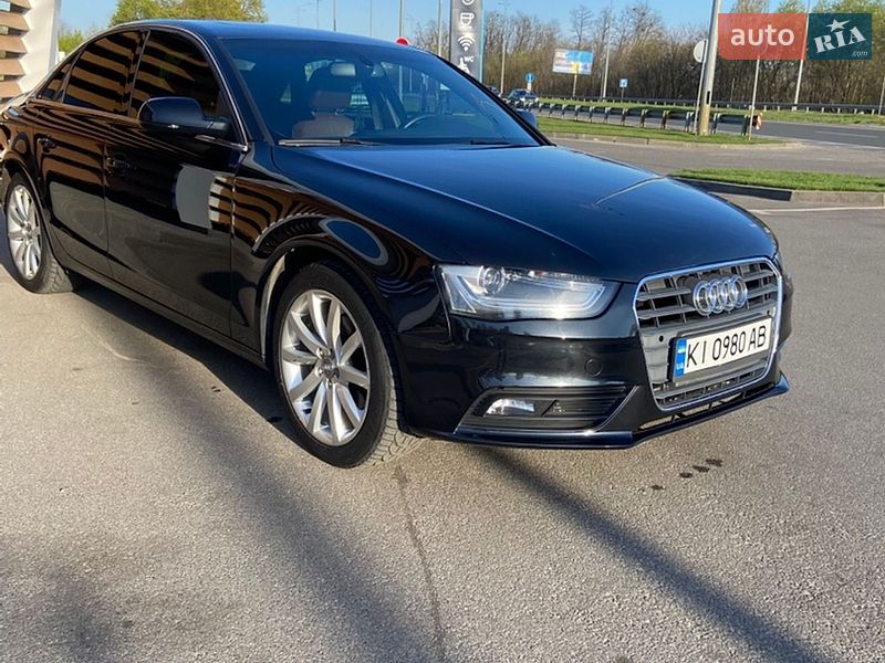 Седан Audi A4 2012 в Києві