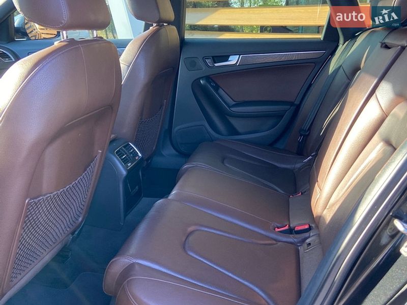 Седан Audi A4 2012 в Києві