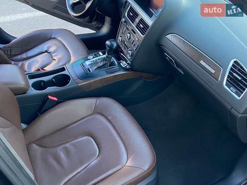 Седан Audi A4 2012 в Києві