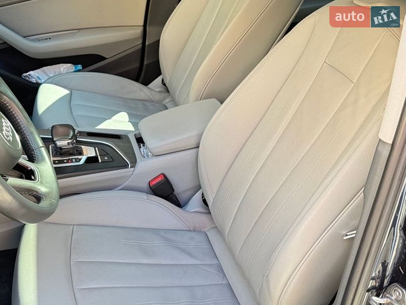 Седан Audi A4 2018 в Тернополі