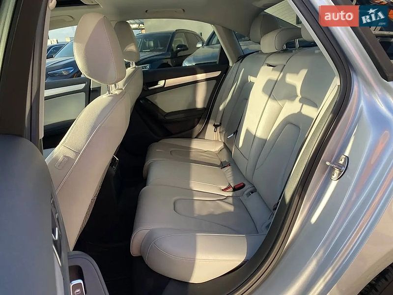 Седан Audi A4 2013 в Івано-Франківську