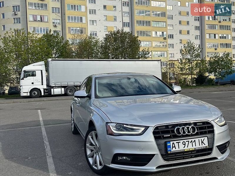 Седан Audi A4 2013 в Івано-Франківську