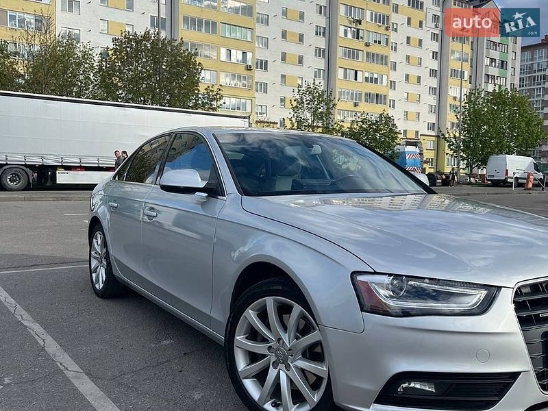 Седан Audi A4 2013 в Івано-Франківську
