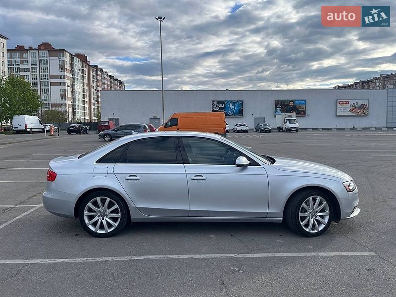 Седан Audi A4 2013 в Івано-Франківську