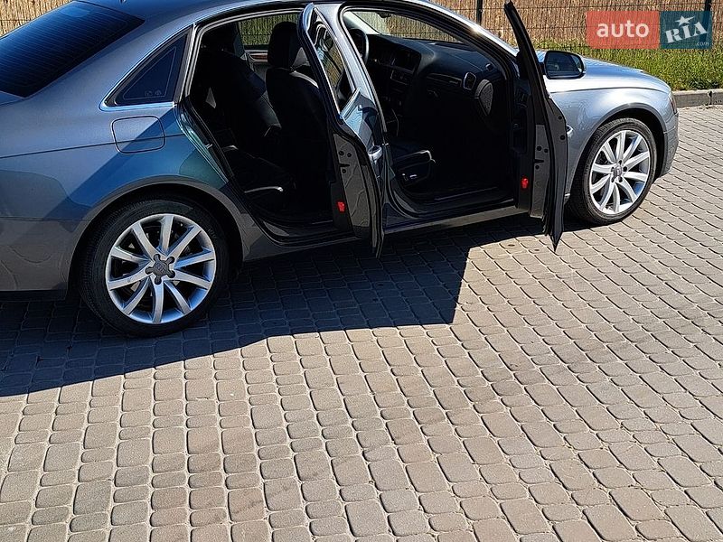 Седан Audi A4 2012 в Новомосковську