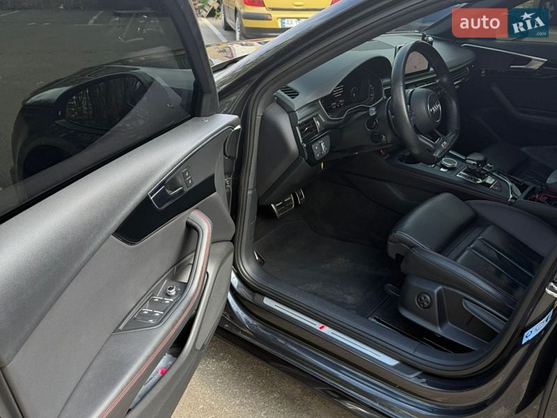 Седан Audi A4 2018 в Києві