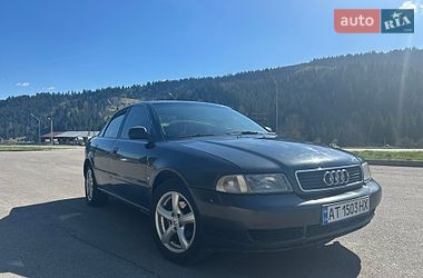 Седан Audi A4 1995 в Верховине