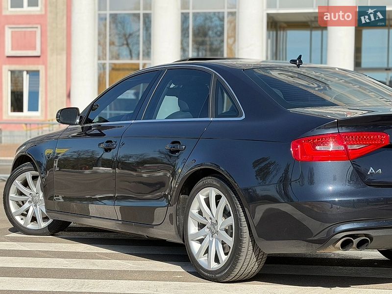 Седан Audi A4 2012 в Одесі