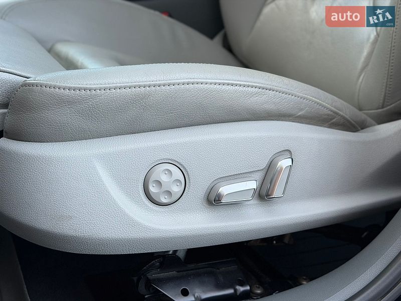 Седан Audi A4 2012 в Одесі