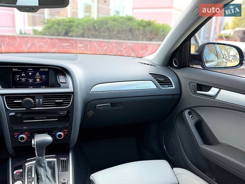 Седан Audi A4 2012 в Одесі