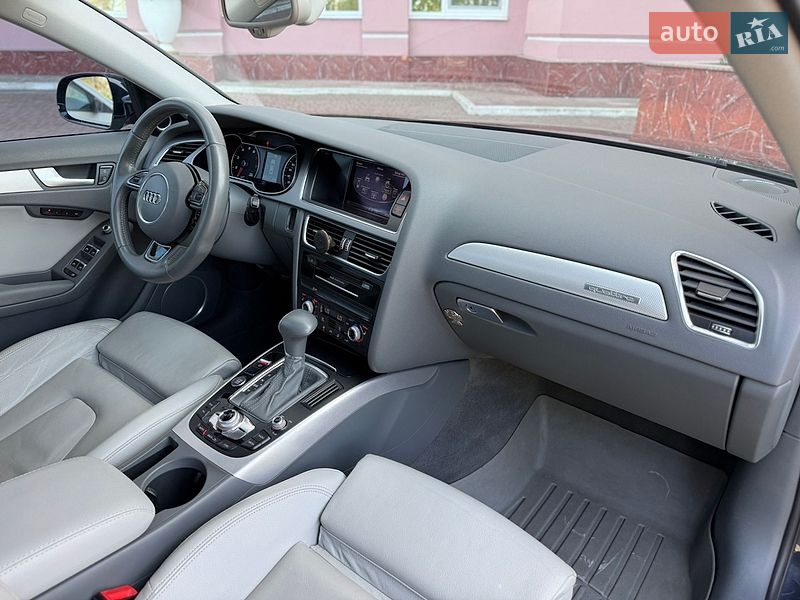 Седан Audi A4 2012 в Одесі