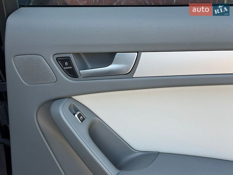 Седан Audi A4 2012 в Одесі