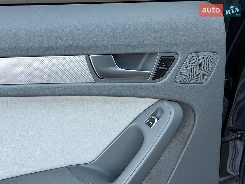 Седан Audi A4 2012 в Одесі