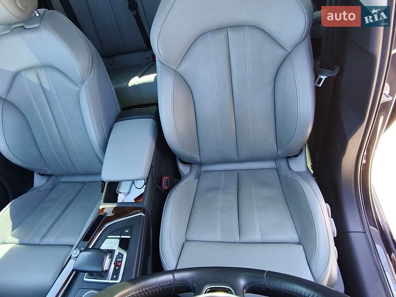 Седан Audi A4 2018 в Кривому Розі