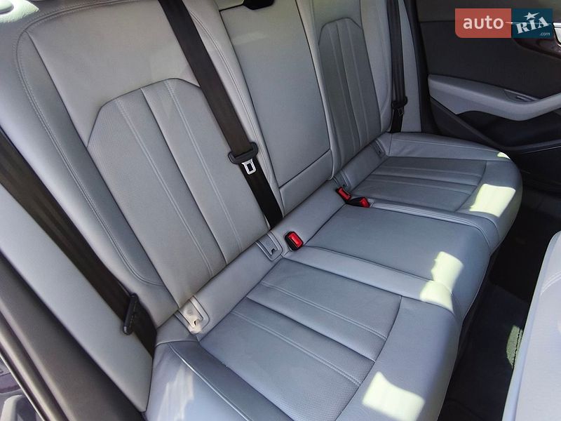 Седан Audi A4 2018 в Кривому Розі