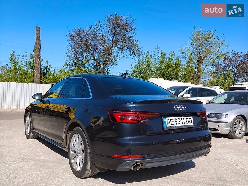 Седан Audi A4 2018 в Кривому Розі