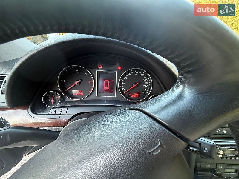 Седан Audi A4 2001 в Киеве
