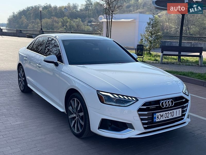 Седан Audi A4 2022 в Житомирі