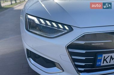 Седан Audi A4 2022 в Житомирі