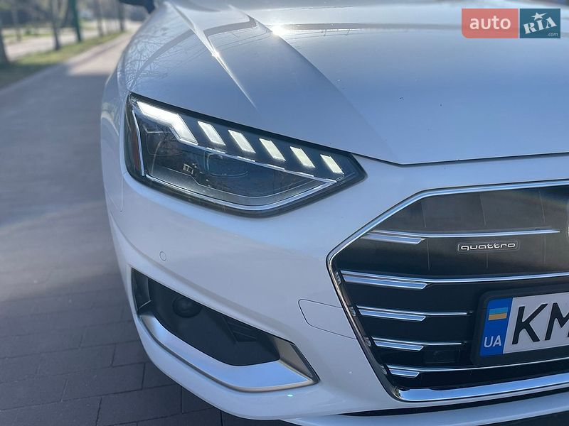 Седан Audi A4 2022 в Житомирі