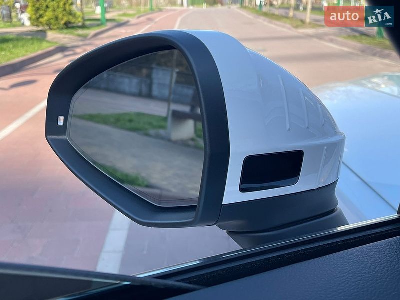 Седан Audi A4 2022 в Житомирі