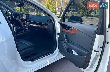 Седан Audi A4 2022 в Житомирі