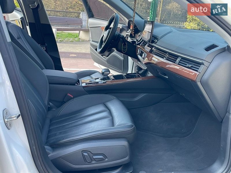 Седан Audi A4 2022 в Житомирі