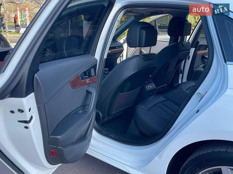 Седан Audi A4 2022 в Житомирі