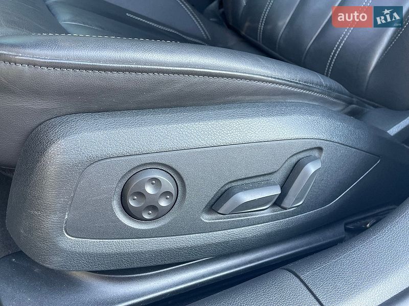 Седан Audi A4 2022 в Житомирі