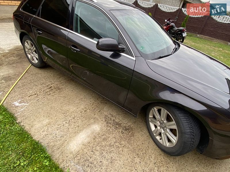 Универсал Audi A4 2012 в Березному
