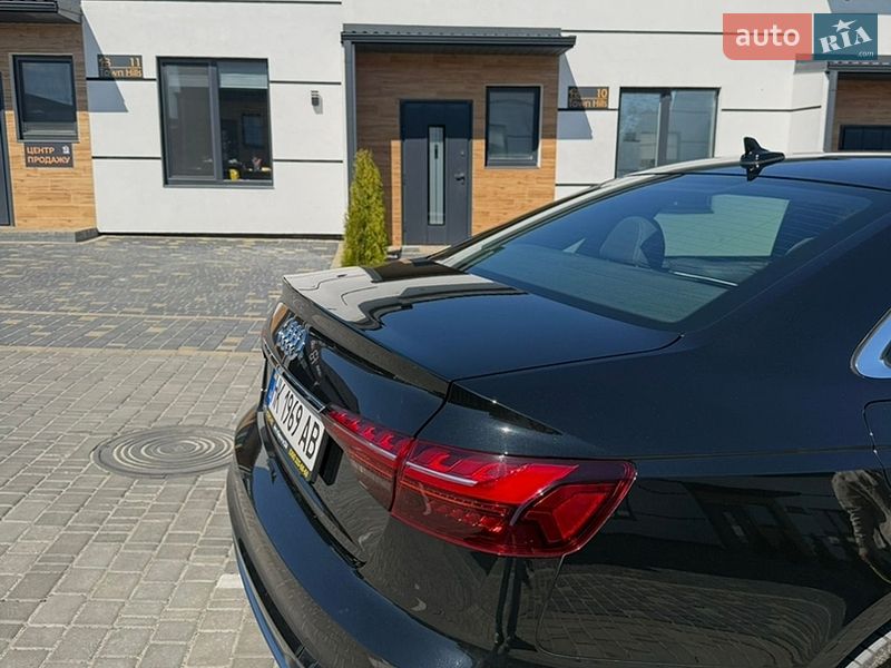 Седан Audi A4 2019 в Киеве