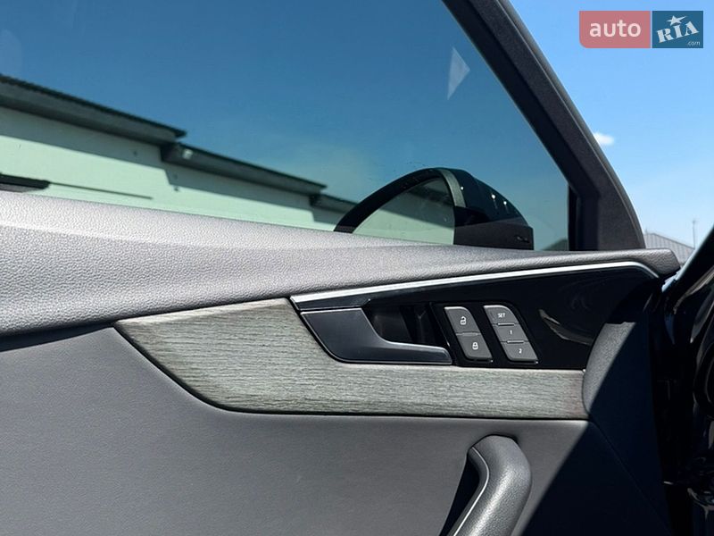 Седан Audi A4 2019 в Киеве