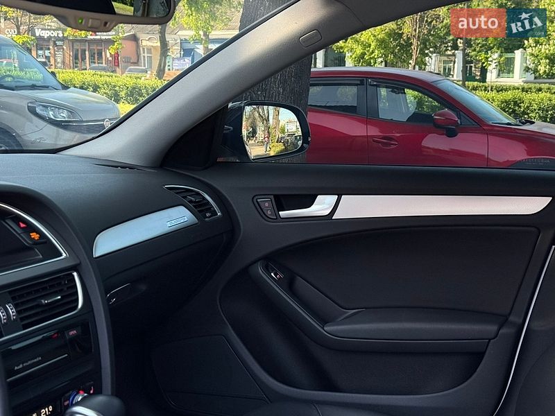 Седан Audi A4 2012 в Миколаєві