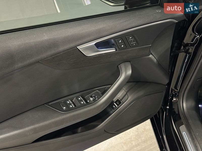 Седан Audi A4 2016 в Одесі