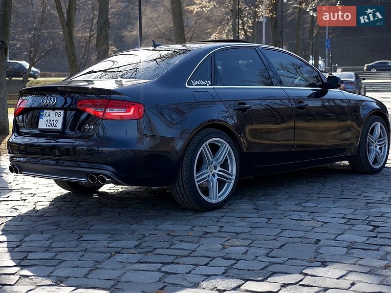 Седан Audi A4 2012 в Киеве