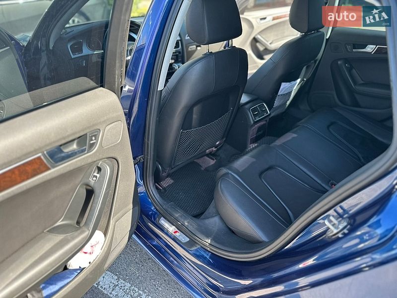 Седан Audi A4 2015 в Киеве