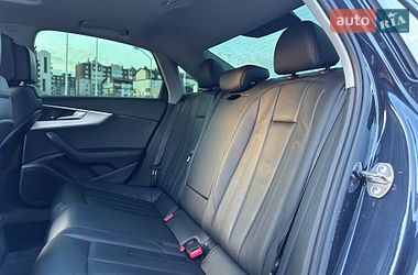 Седан Audi A4 2015 в Киеве