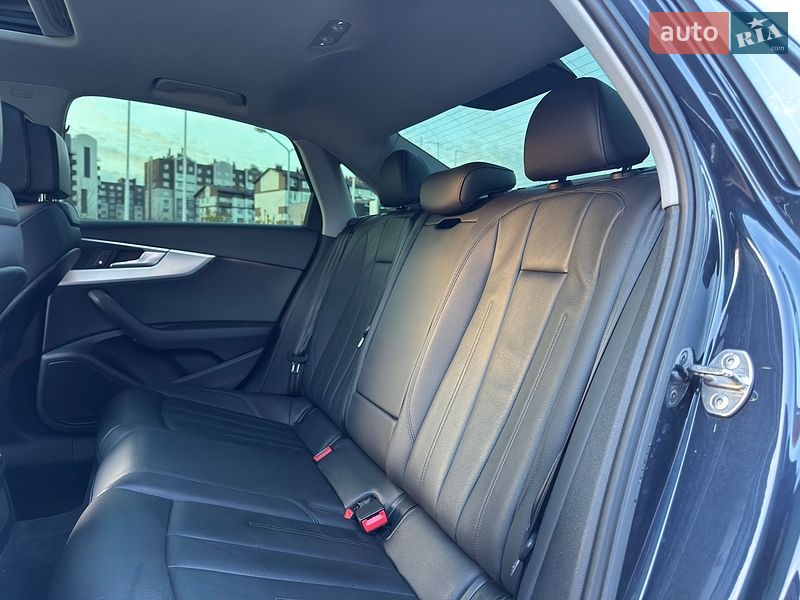Седан Audi A4 2015 в Киеве