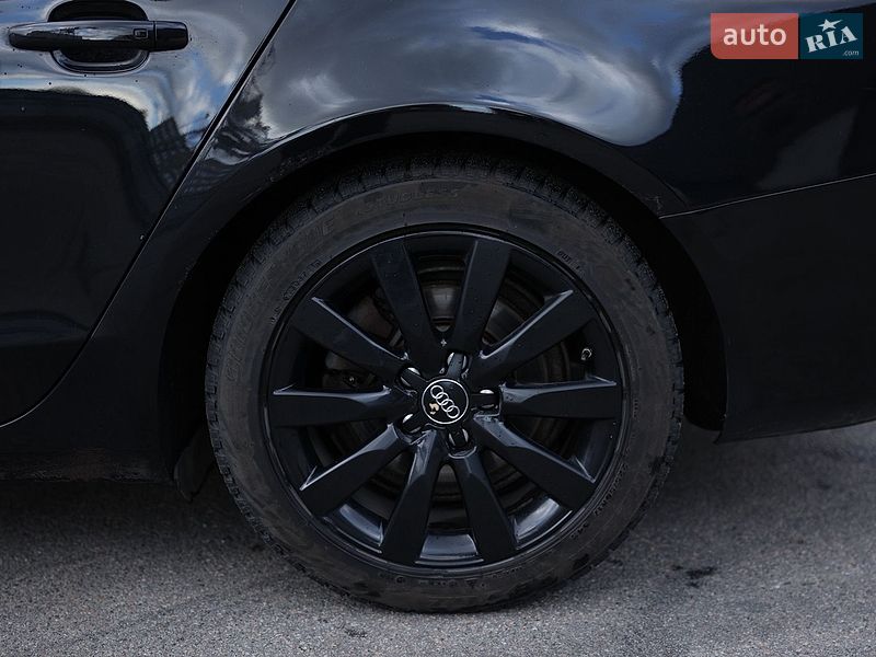 Седан Audi A4 2014 в Києві