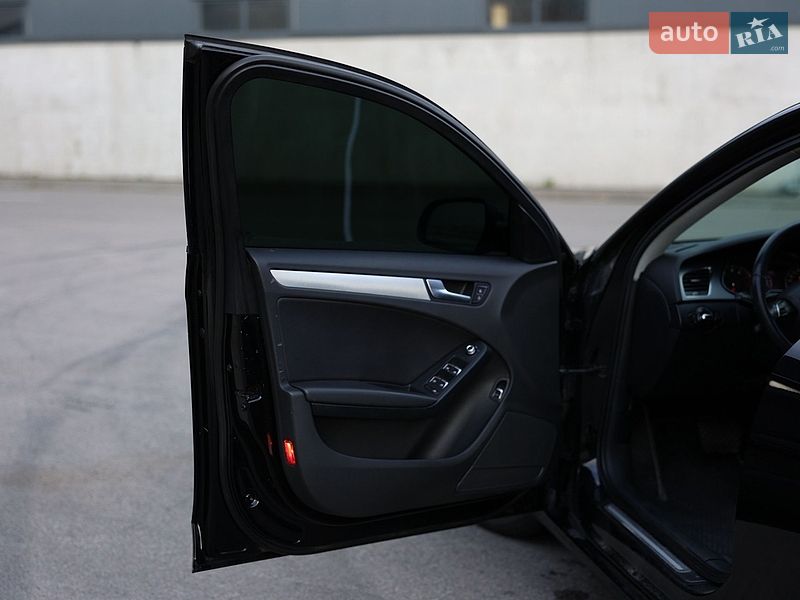 Седан Audi A4 2014 в Києві