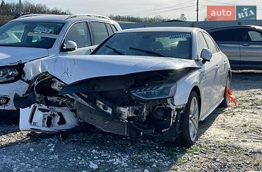 Седан Audi A4 2022 в Львове