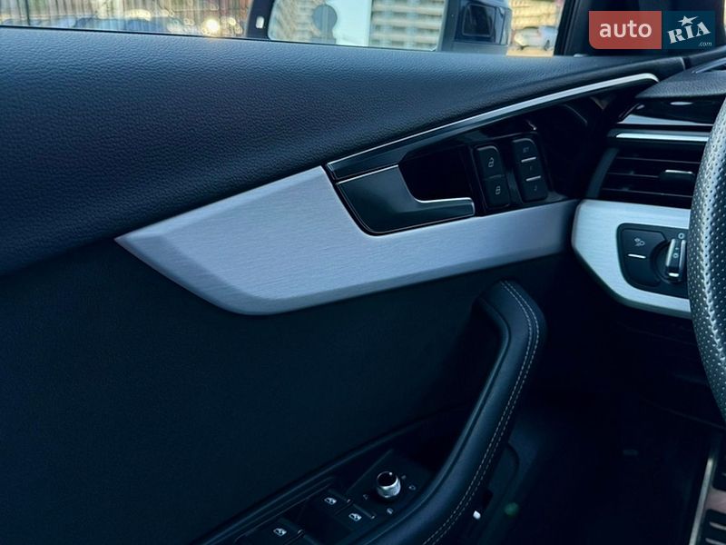 Седан Audi A4 2020 в Киеве