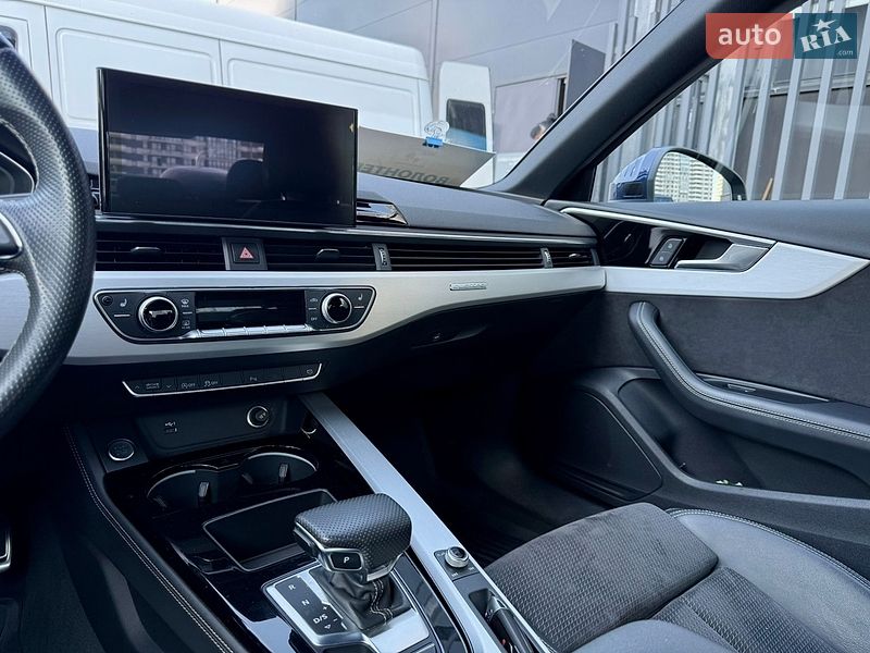 Седан Audi A4 2020 в Киеве