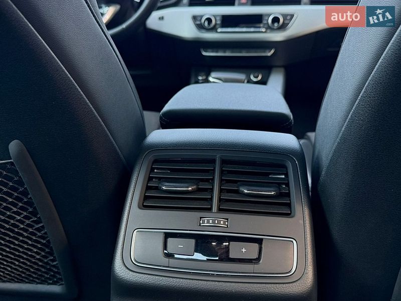 Седан Audi A4 2020 в Киеве