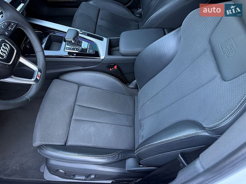 Седан Audi A4 2022 в Киеве
