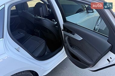 Седан Audi A4 2022 в Киеве