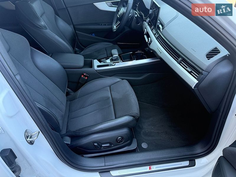 Седан Audi A4 2022 в Киеве