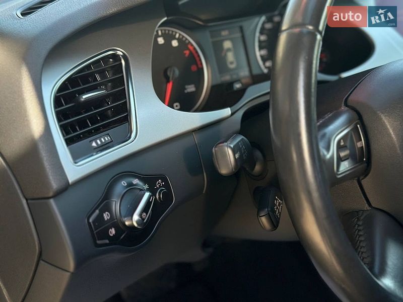 Седан Audi A4 2011 в Києві