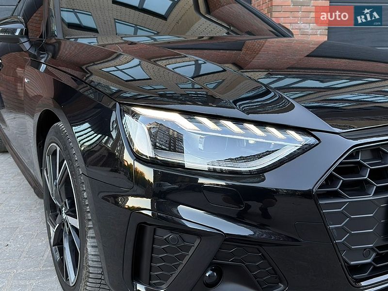 Седан Audi A4 2021 в Житомирі