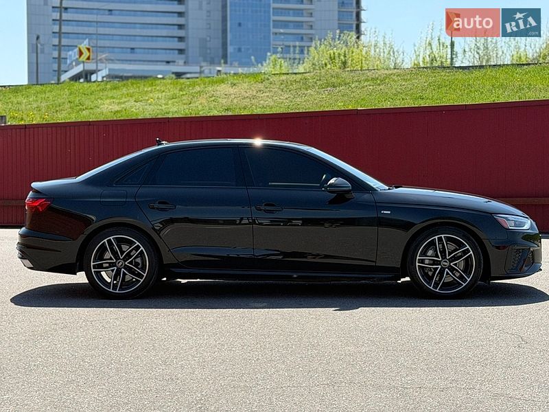 Седан Audi A4 2023 в Києві